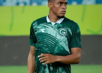 goias-comeca-2026-entre-o-rigor-de-michel-alves-no-mercado-e-brilho-da-base