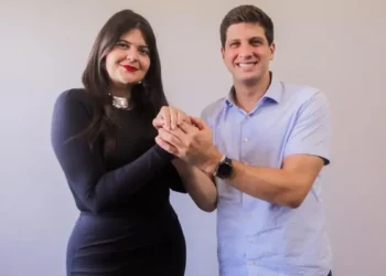 aava-santiago-deixa-o-psdb-e-assume-presidencia-do-psb-em-goias