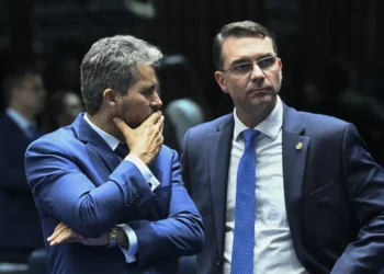 risco-de-direita-ter-so-1-nome-no-1o-turno-e-nao-haver-2o