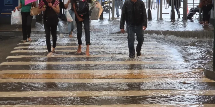 chuvas-alagam-terminal-bandeiras-e-causam-transtornos-em-goiania