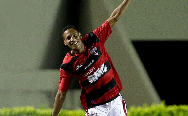 marcao-ex-goias-e-atletico-go-reforca-o-ataque-da-aparecidense-aos-40-anos