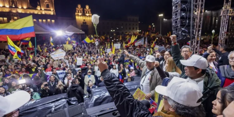 trump-e-petro-retomam-dialogo-apos-dias-de-escalada-verbal