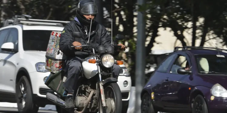 nova-regra-garante-adicional-de-periculosidade-a-trabalhadores-clt-que-usam-motocicleta