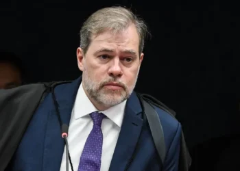 senadores-pedem-impeachment-de-dias-toffoli-e-citam-suspeicao-no-caso-banco-master
