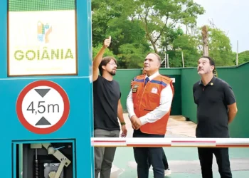 cancelas-para-conter-alagamentos-em-goiania-passam-por-ajustes-apos-avaliacao-do-prefeito