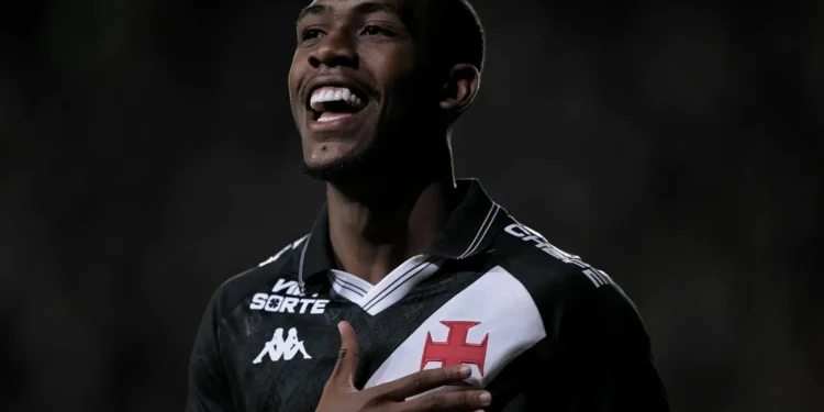 joia-do-vasco:-bournemouth-negocia-compra-de-rayan-por-r$-218-milhoes