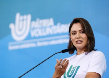 maturidade-de-michelle-contrasta-com-radicalismo-esteril-da-direita