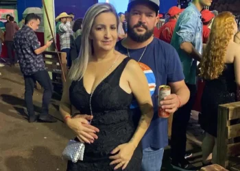 mulher-e-morta-a-tiros-dentro-de-casa-em-itumbiara;-companheiro-tambem-morre