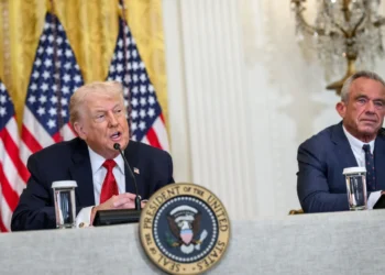 trump-ameaca-franca-com-tarifa-de-200%-sobre-vinhos-e-champanhes