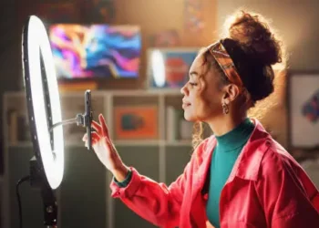 congresso-discute-limites-para-influenciadores-digitais