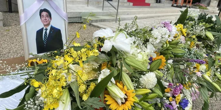 japao-condena-a-prisao-perpetua-assassino-de-ex-premie