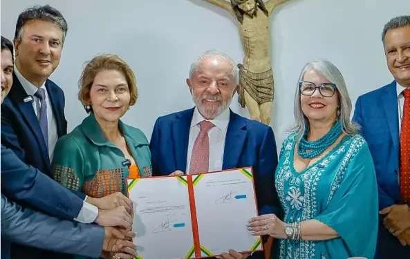 governo-federal-redefine-calculo-e-reajusta-piso-dos-professores-em-5,40%