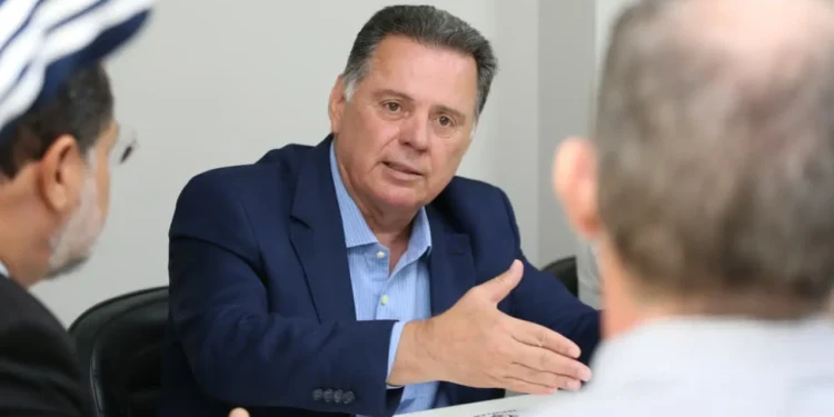 marconi-retoma-agenda-com-entrega-de-recursos-ao-araujo-jorge-e-encontro-com-liderancas