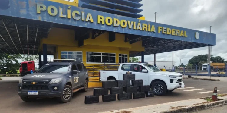 prf-apreende-320-kg-de-maconha-apos-perseguicao-na-br-153