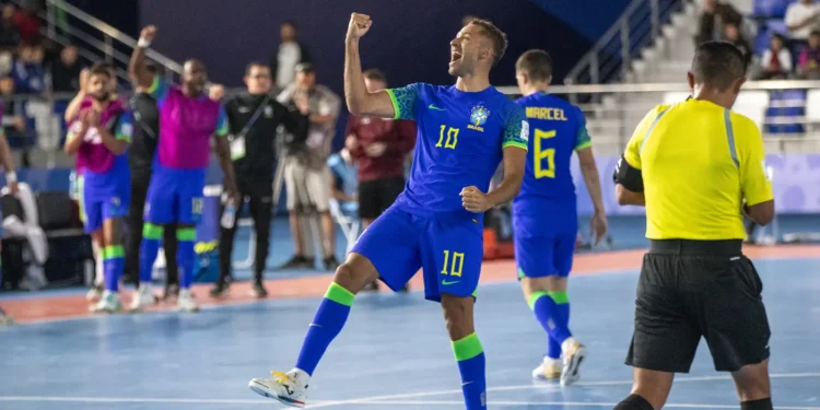 brasil-goleia-bolivia-por-6-a-0-assume-lideranca-na-copa-america-de-futsal