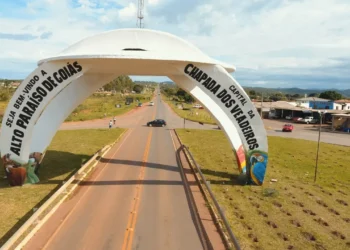 prefeitura-de-alto-paraiso-abre-selecao-com-salarios-de-ate-r$-4,8-mil