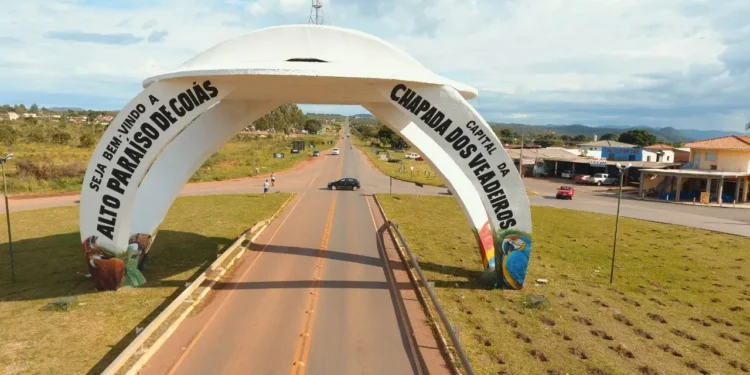 prefeitura-de-alto-paraiso-abre-selecao-com-salarios-de-ate-r$-4,8-mil