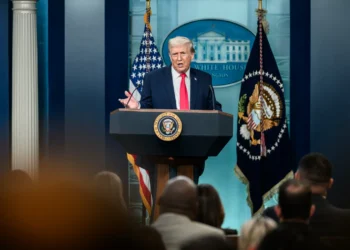 trump-recua-e-aceita-retirar-parte-do-ice-de-minneapolis