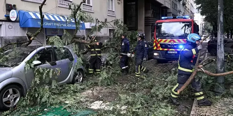 tempestade-kristin-deixa-5-mortos-em-portugal-e-causa-apagao-para-quase-meio-milhao-de-pessoas
