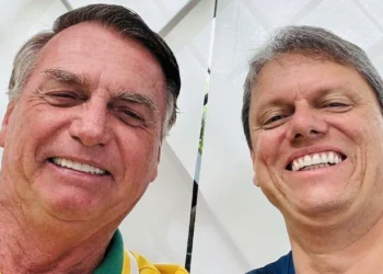 tarcisio-visita-bolsonaro:-gesto-sinaliza-tentativa-de-distensao