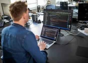 ai-festival-discute-uso-da-inteligencia-artificial-nos-negocios-em-goiania