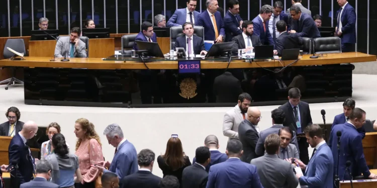 com-17-deputados,-goias-segue-fora-do-jogo-de-poder-no-congresso