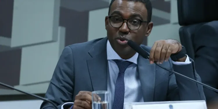 master-tinha-so-r$-4-milhoes-em-caixa-antes-da-liquidacao,-diz-diretor-do-bc