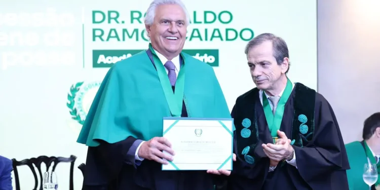 caiado-entra-para-a-academia-goiana-de-medicina-e-destaca-compromisso-com-a-saude