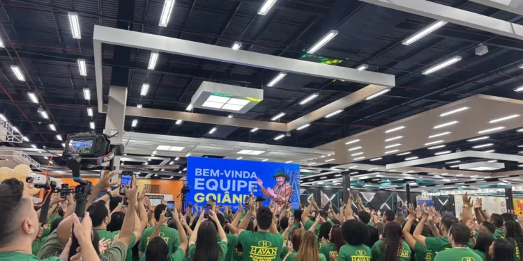 fe,-empregos-e-politica:-havan-inaugura-megaloja-de-r$-100-milhoes-em-goiania