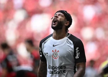 corinthians-vence-o-flamengo-e-levanta-a-supercopa-rei-em-brasilia