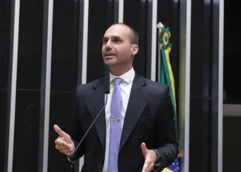 pf-abre-processo-contra-eduardo-bolsonaro-por-‘faltas-injustificadas’