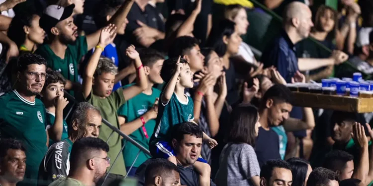 goias-e-vila-nova-disputam-classico-pela-lideranca-neste-domingo-(01)