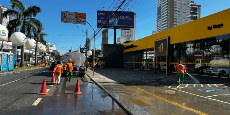 pre-carnaval-com-mais-de-40-blocos-mobiliza-operacao-de-limpeza-em-goiania