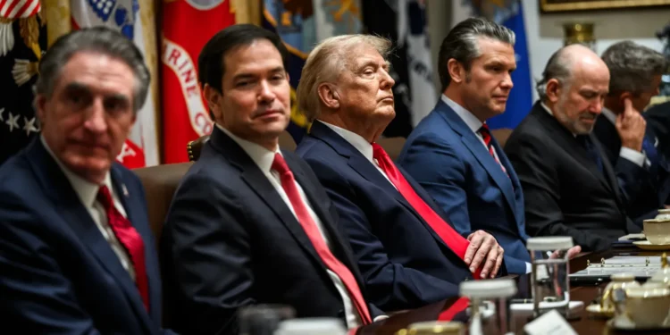 donald-trump-diz-negociar-com-cuba-e-chama-pais-de-“nacao-falida”