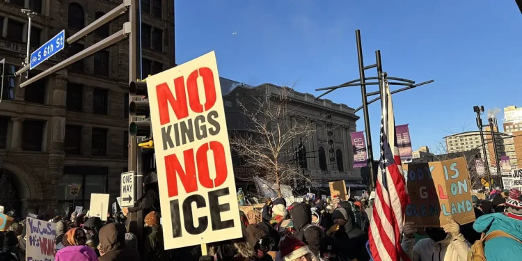 governo-trump-anuncia-retirada-de-700-agentes-do-ice-em-minnesota-apos-protestos