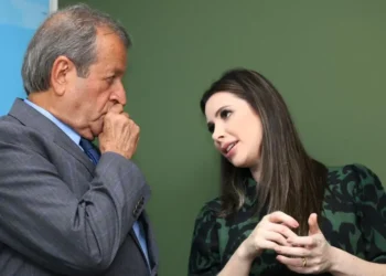 valdemar-costa-neto-tenta-convencer-caroline-de-toni-a-recuar-da-candidatura