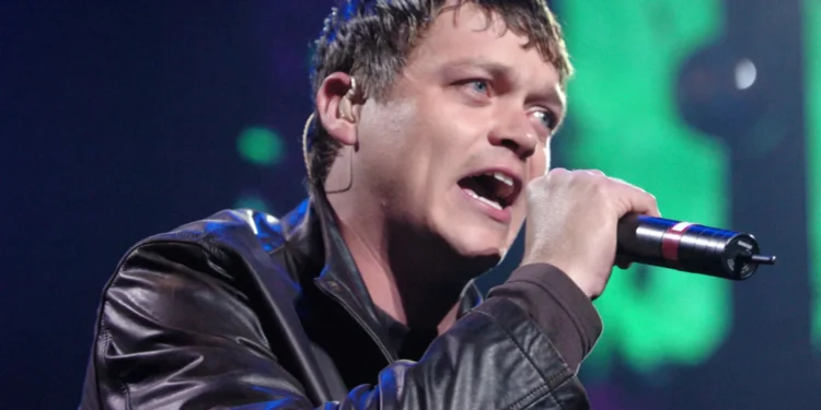 vocalista-da-banda-3-doors-down,-brad-arnold,-morre-aos-47-anos