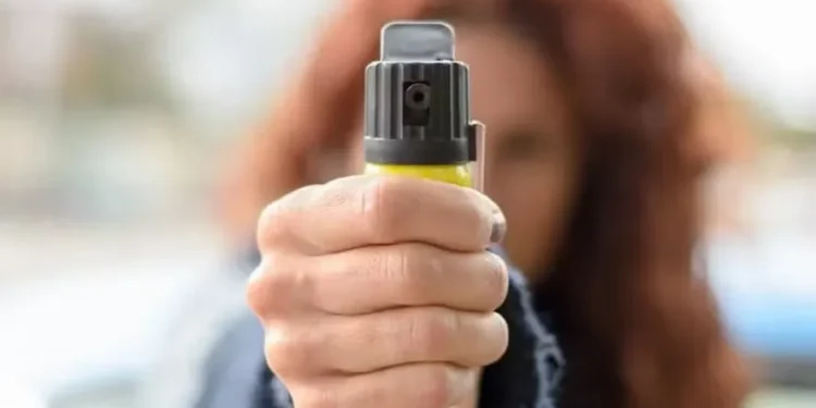 projeto-de-lei-quer-liberar-spray-de-pimenta-para-mulheres-a-partir-de-16-anos-em-todo-o-brasil