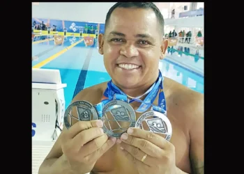morre-adriano-lima,-medalhista-paralimpico-e-icone-da-natacao-brasileira,-aos-52-anos