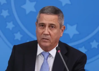 braga-netto-pede-ao-stf-curso-a-distancia-e-tv-a-cabo-na-prisao