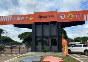 detran-go-libera-prova-teorica-da-cnh-online-e-uso-de-ia-chama-atencao-dos-candidatos