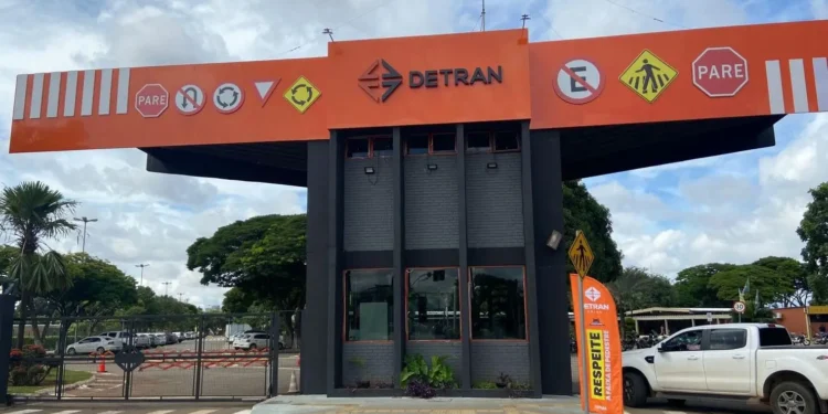 detran-go-libera-prova-teorica-da-cnh-online-e-uso-de-ia-chama-atencao-dos-candidatos