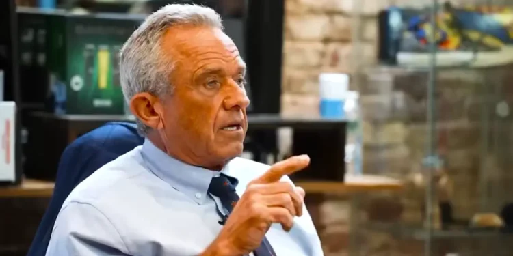 secretario-de-saude-de-trump-diz-nao-temer-germes-e-cita-uso-de-drogas-em-privada