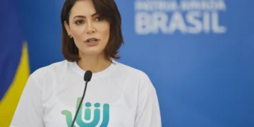 “esta-nas-maos-de-deus”,-diz-michelle-bolsonaro-sobre-candidatura-ao-senado