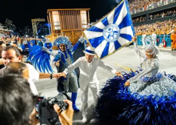 carnaval-vira-palco-de-disputa-juridica-e-politica-apos-homenagem-a-lula