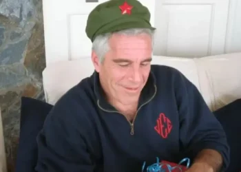 novos-documentos-expoem-suposta-fixacao-de-jeffrey-epstein-por-filha-adolescente-de-ex-namorada