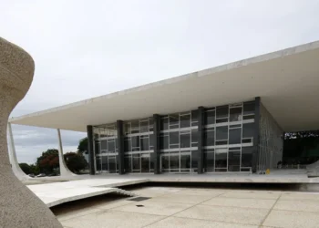 stf-aponta-acessos-ilicitos-a-receita-e-diz-que-vazamentos-buscavam-criar-“suspeitas-artificiais”