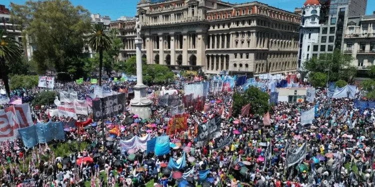 greve-geral-na-argentina-cancela-voos-para-o-brasil-e-adia-jogos-do-campeonato-argentino