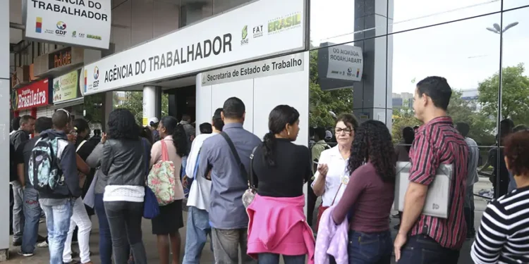 goias-registra-menor-taxa-de-desemprego-da-serie-historica-em-2025,-aponta-ibge