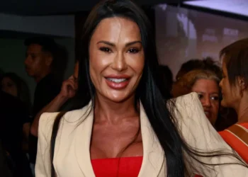 gracyanne-barbosa-entra-na-politica-e-se-filia-ao-republicanos-em-brasilia